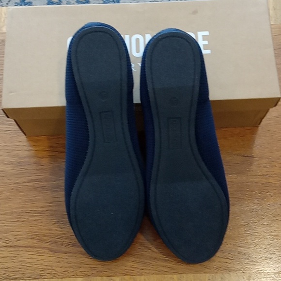 Cushionaire women's flats-NEW - Picture 2 of 5